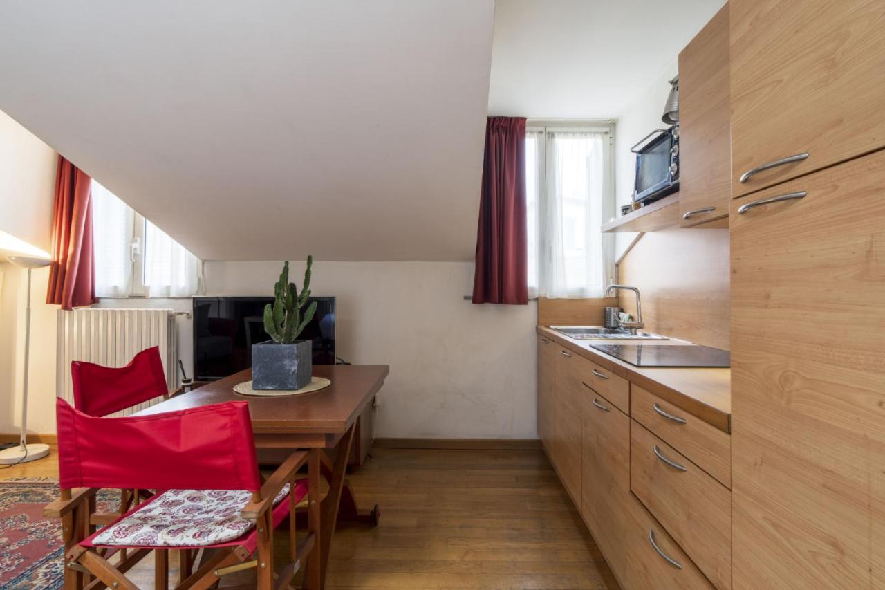 Easylife - Accogliente Monolocale In Zona Navigli Apartment Milan Luaran gambar